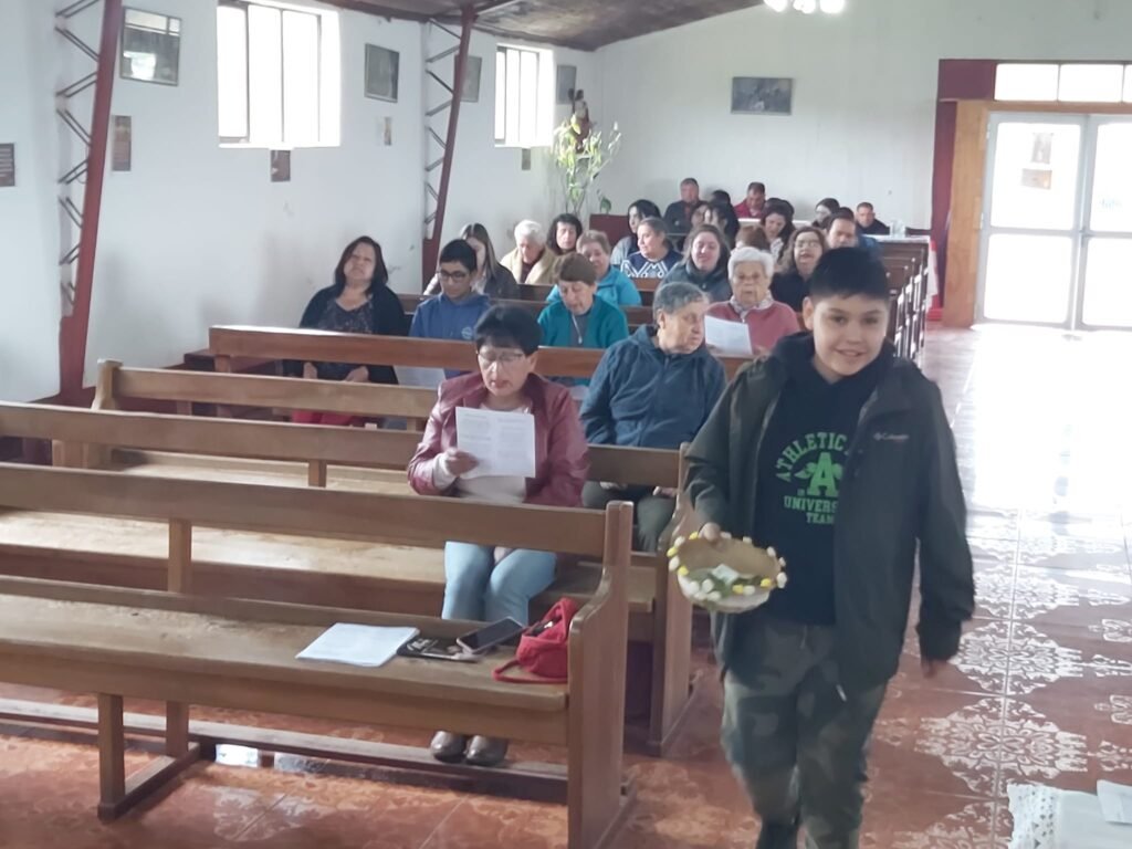 Santa misa en la capilla San Agustín de Santa Clara Bulnes Parroquia